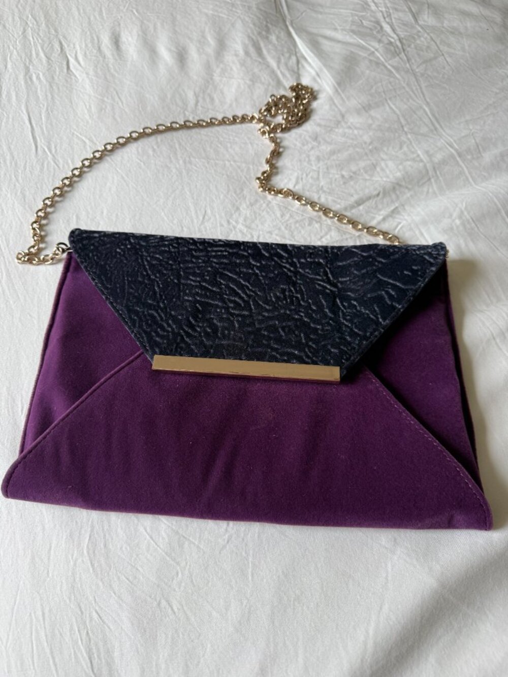 Nila Anthony Purple Velvet & Black Textured Envelope Crossbody Clutch